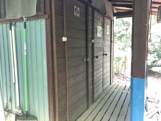 四尾連湖キャンプ場トイレ