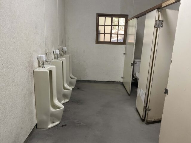 川井キャンプ場のトイレ