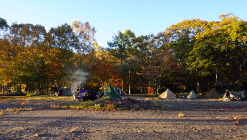 菖蒲ヶ浜キャンプ村のおすすめサイトと紅葉